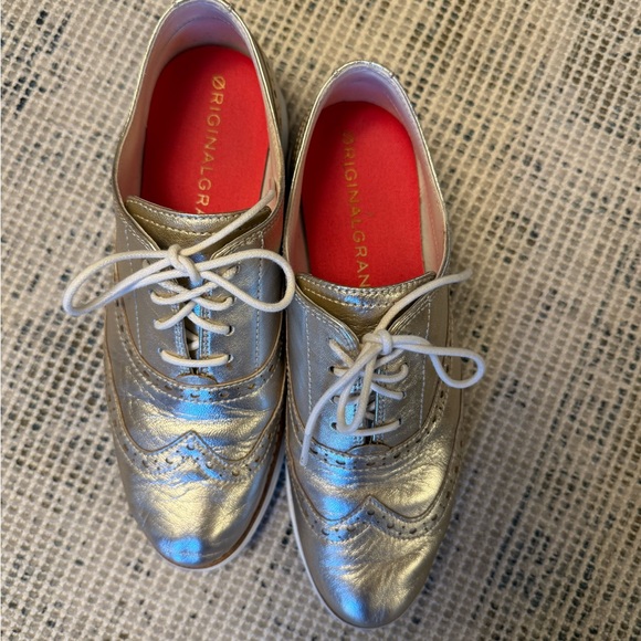 Cole Haan Grand OS Metallic Gold Oxford Shoes, size 6.5 - Picture 2 of 3